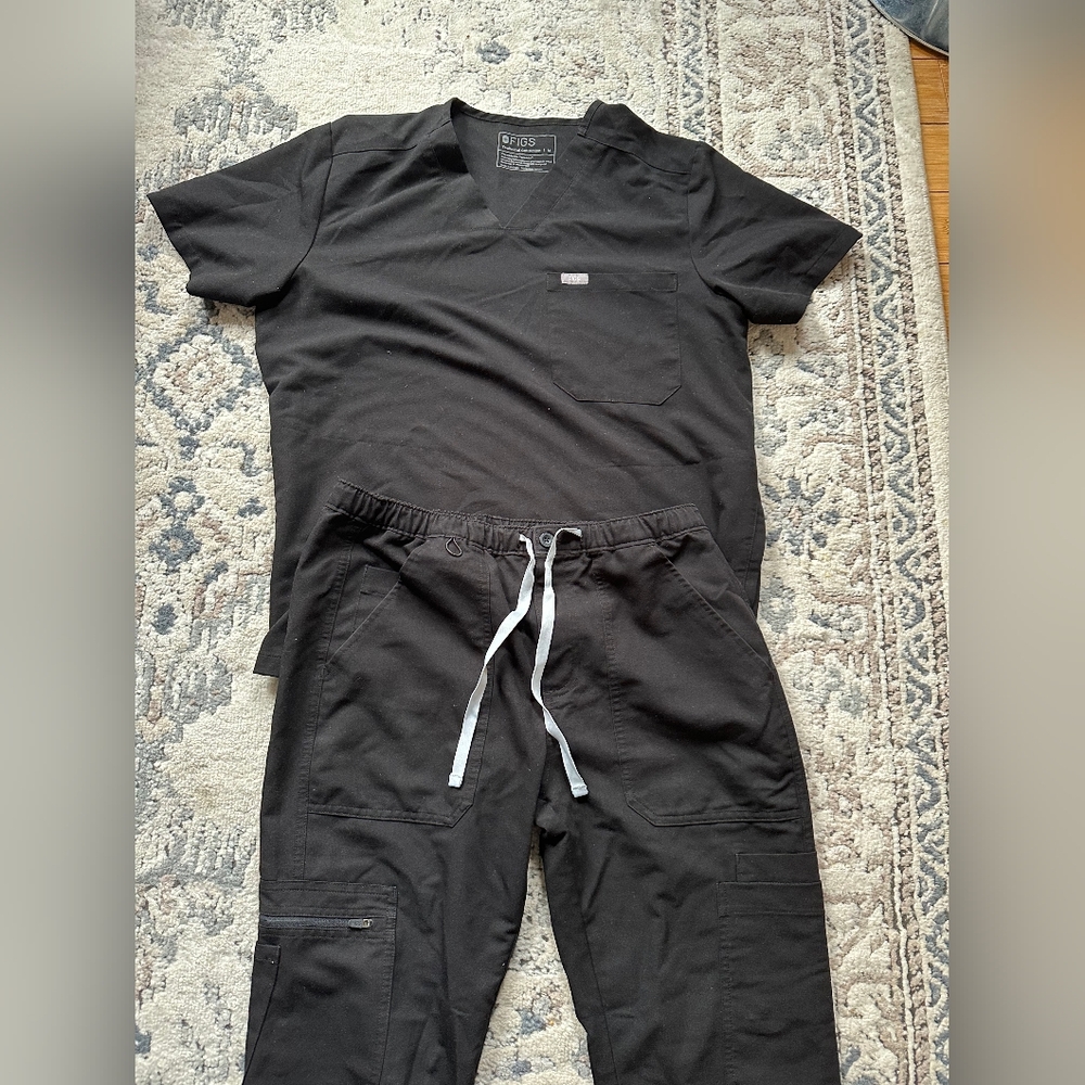 Men's FIGS Scrubs Set